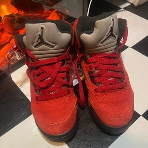 Air Jordan 5 Retro GS Raging Bull. Size 4.5 (Big Kids)